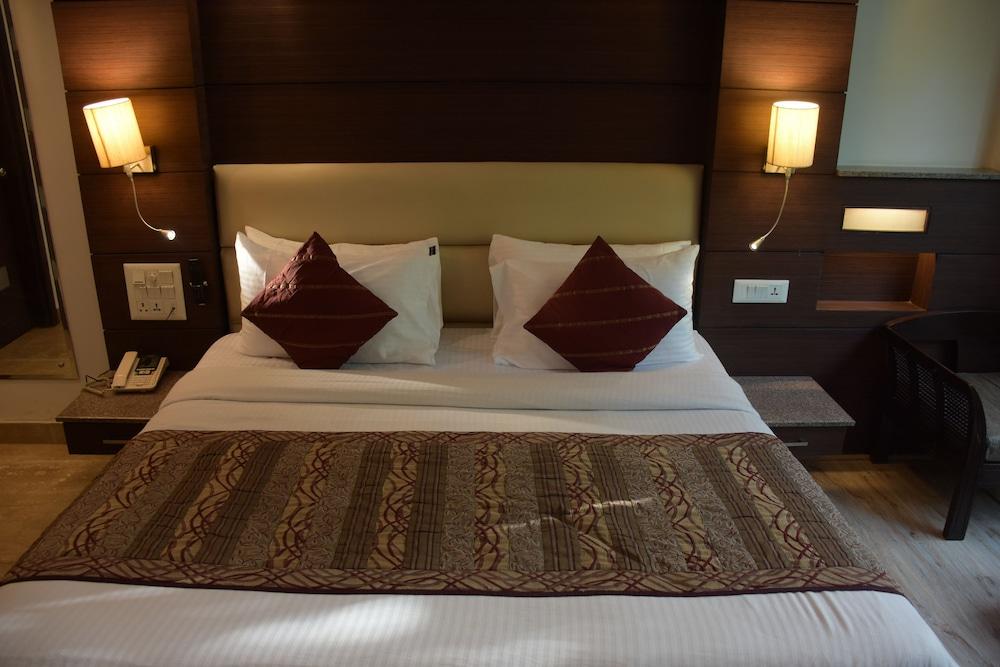 West Yard Hotels
