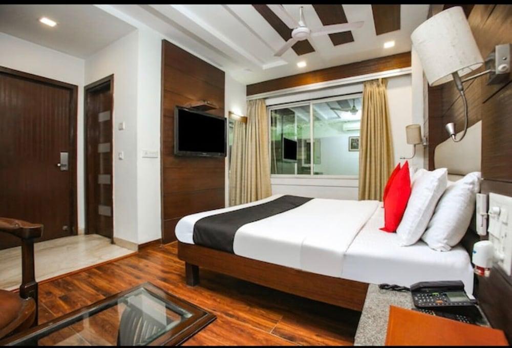 West Yard Hotels