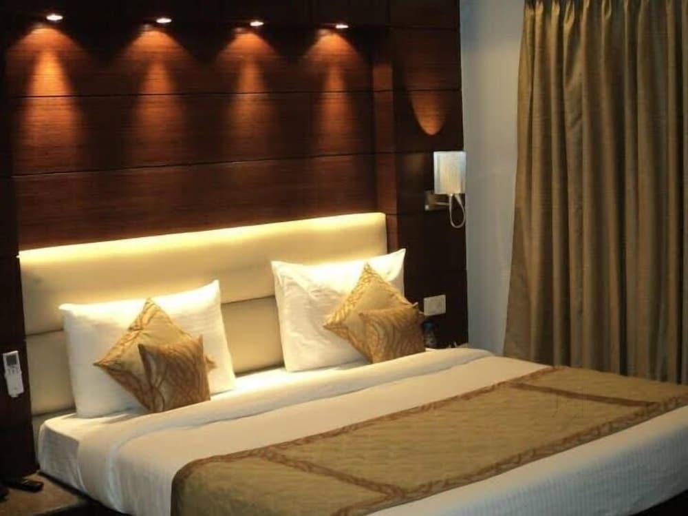 West Yard Hotels