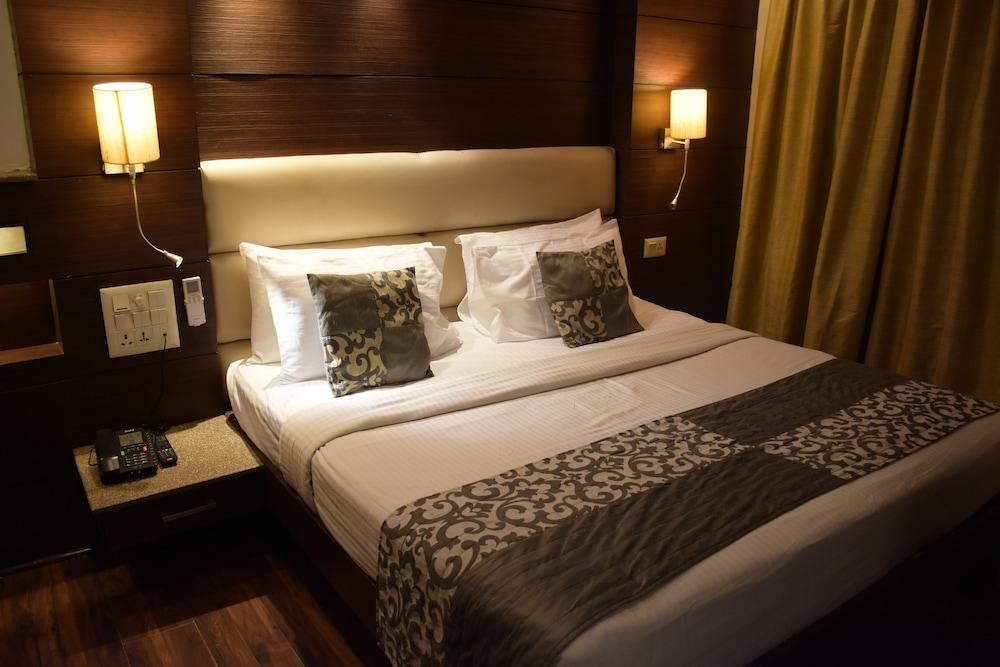 West Yard Hotels