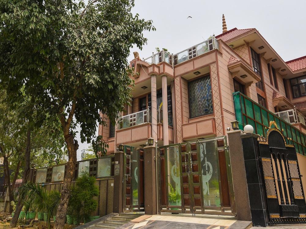 Home Feeling Accomodation By OYO Rooms