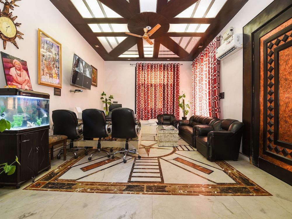 Home Feeling Accomodation By OYO Rooms