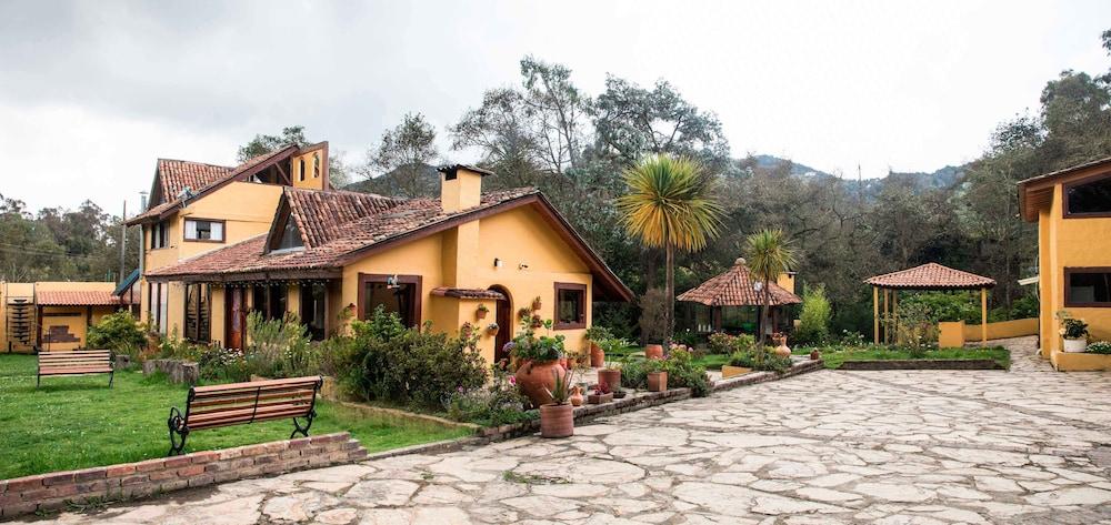 Casa Pernia