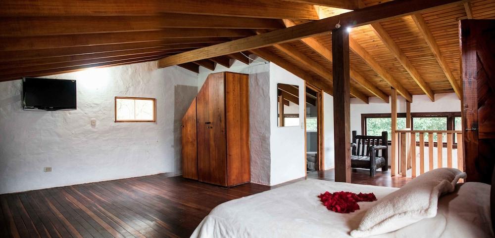 Casa Pernia