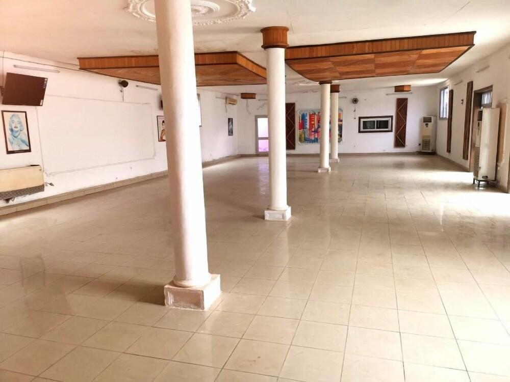 Hotel Mboa