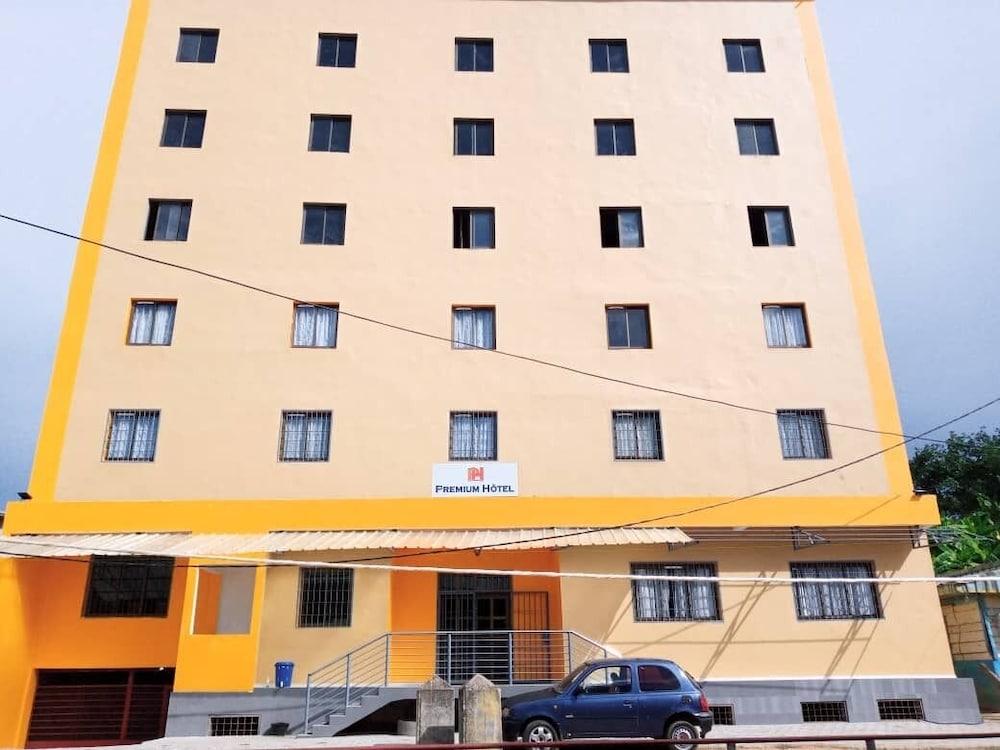 Premium Hotel