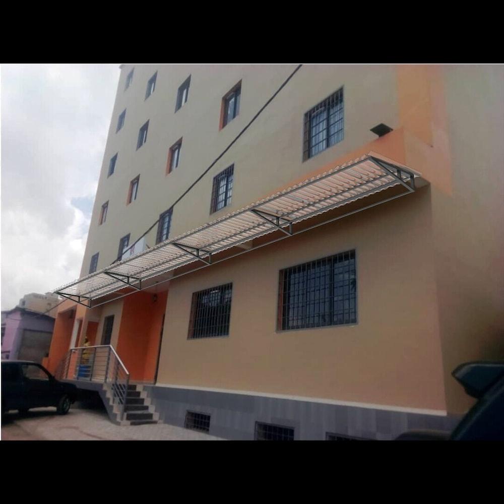 Premium Hotel