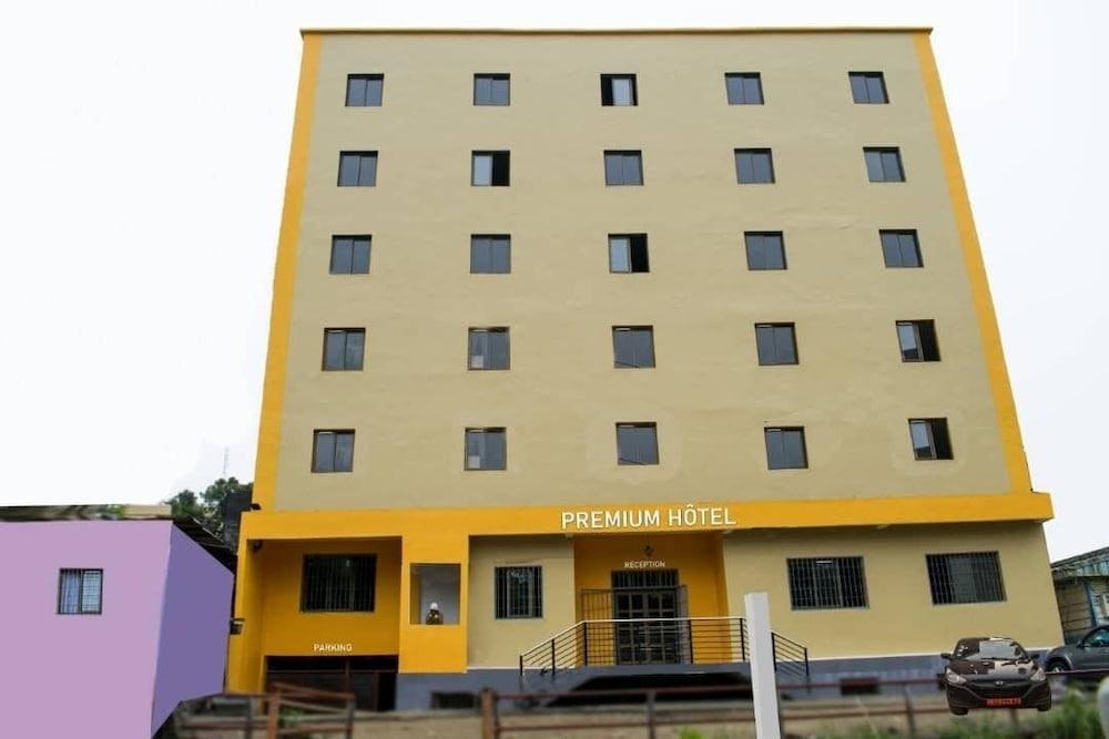 Premium Hotel