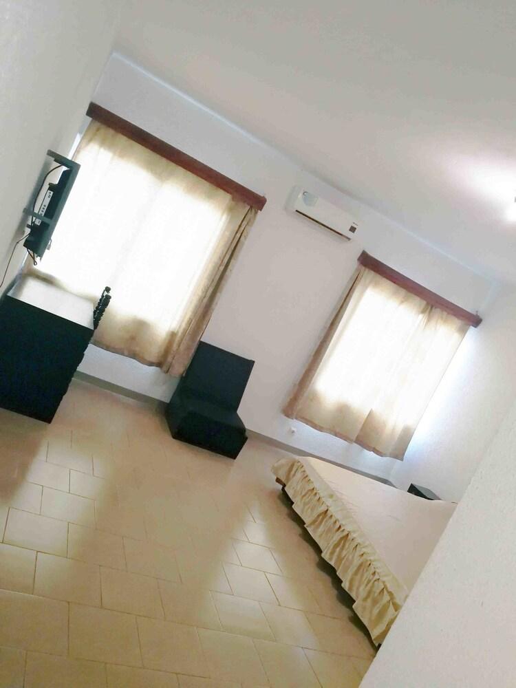 Hotel Phenicia