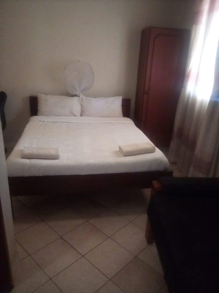 County Inn Hotel