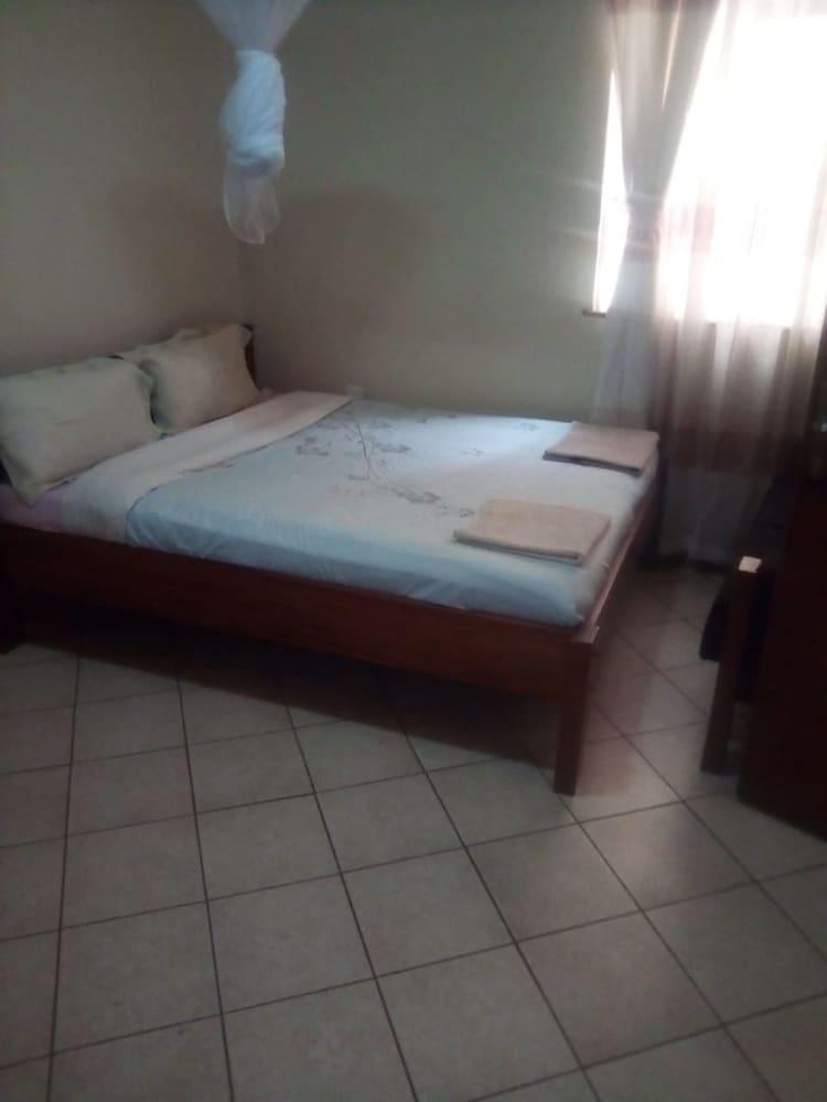 County Inn Hotel