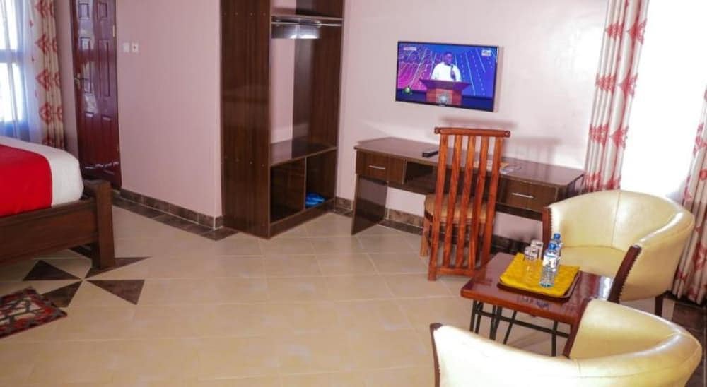 Skyward Mua Hotel