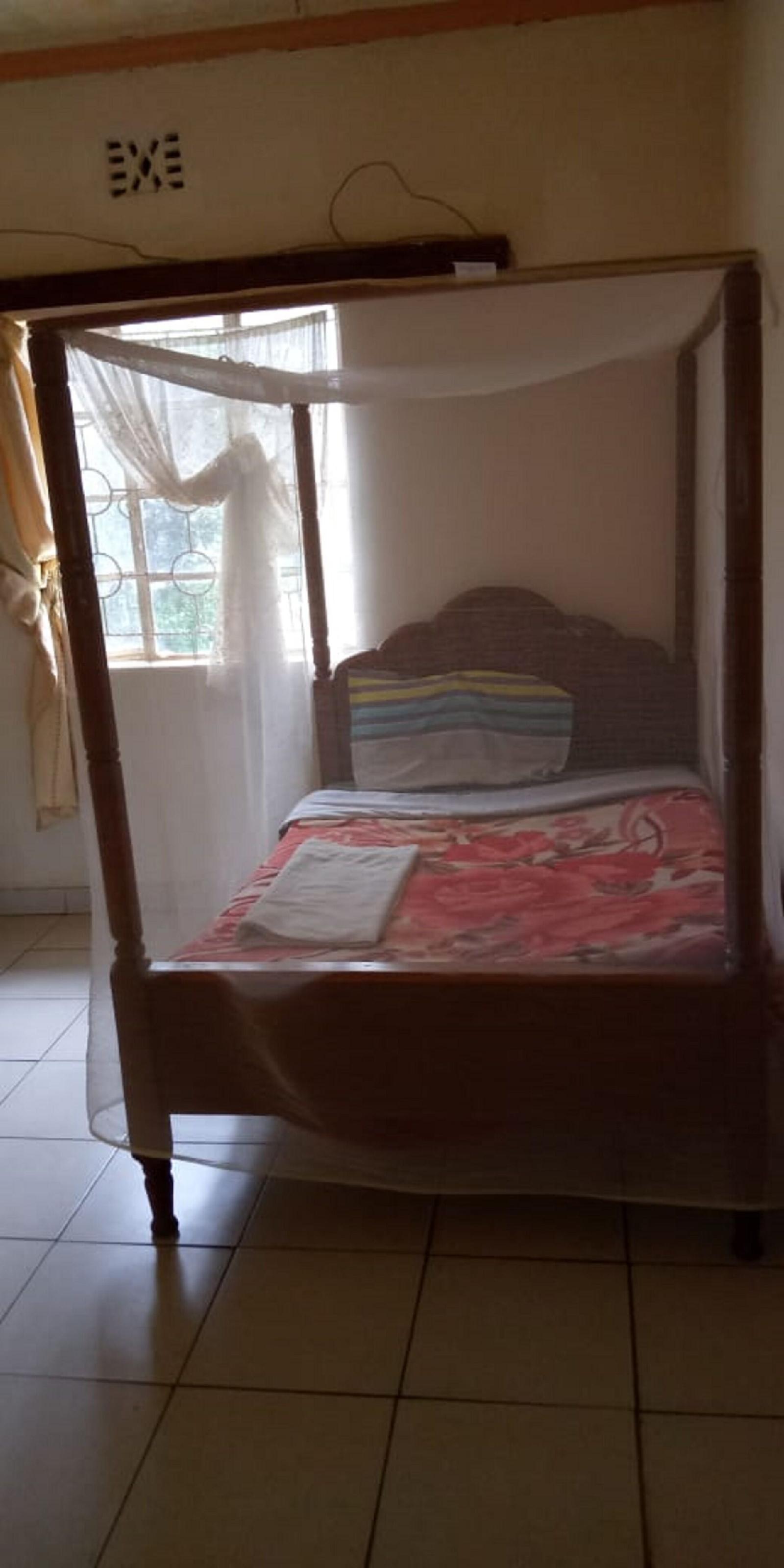 Chariot County Hotel