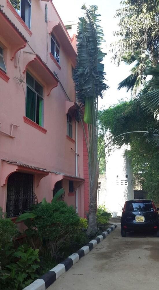 Sadiana Apartments
