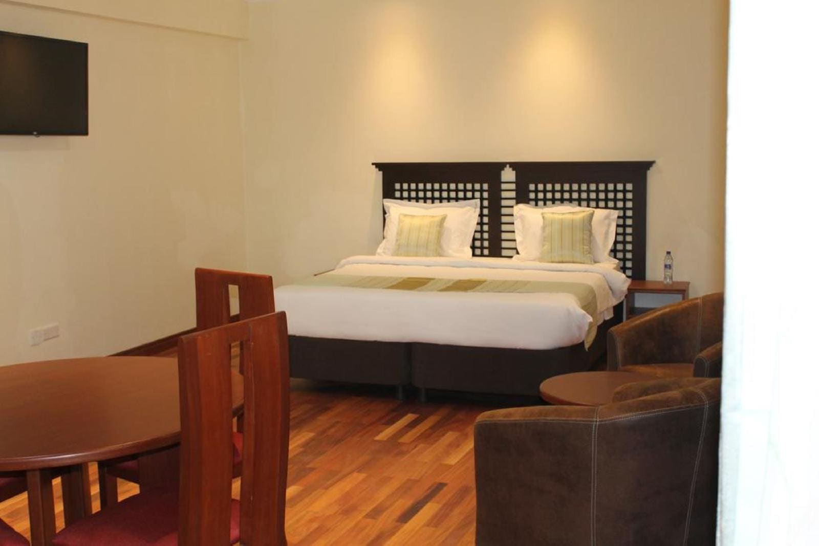 Cranes Suites