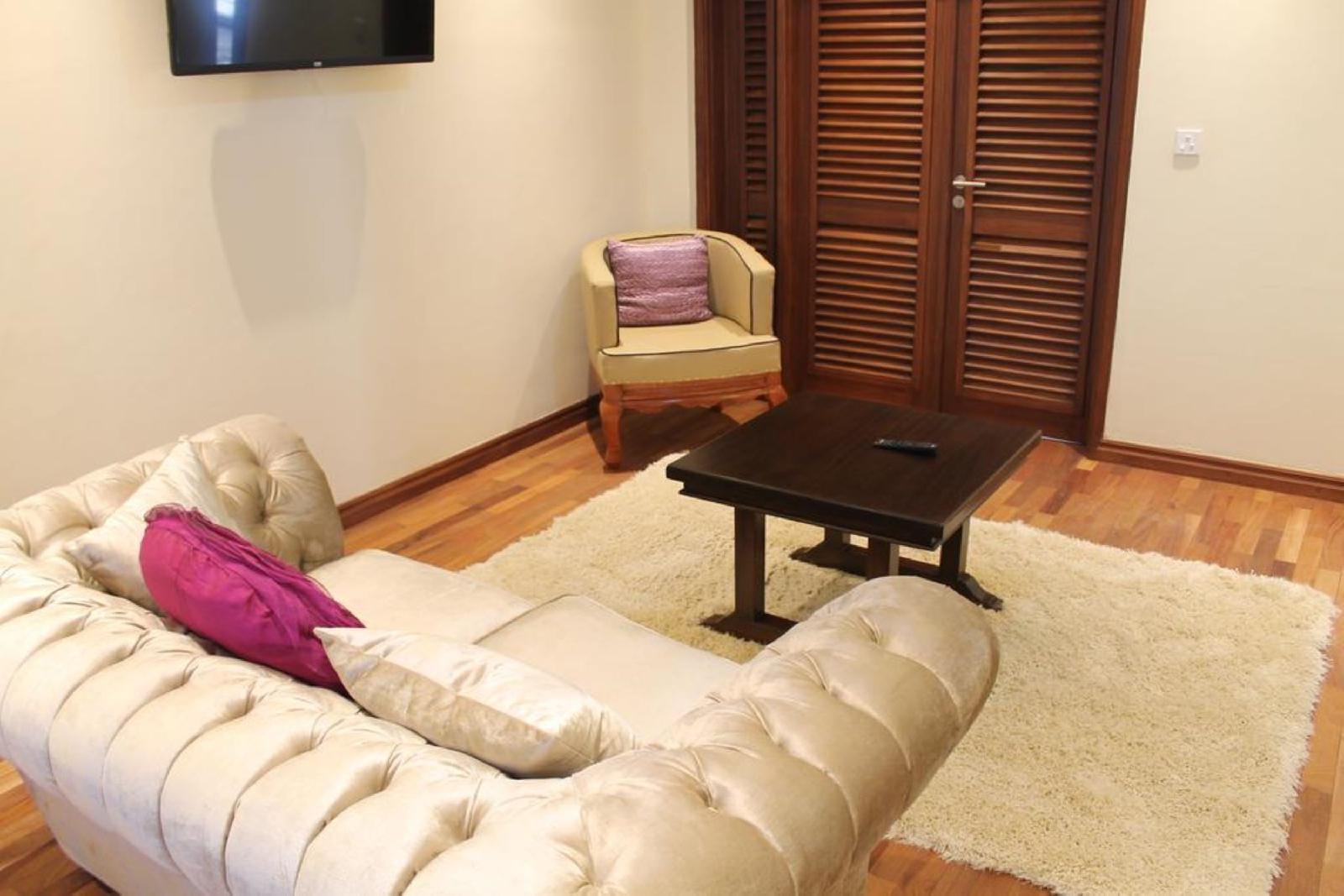 Cranes Suites