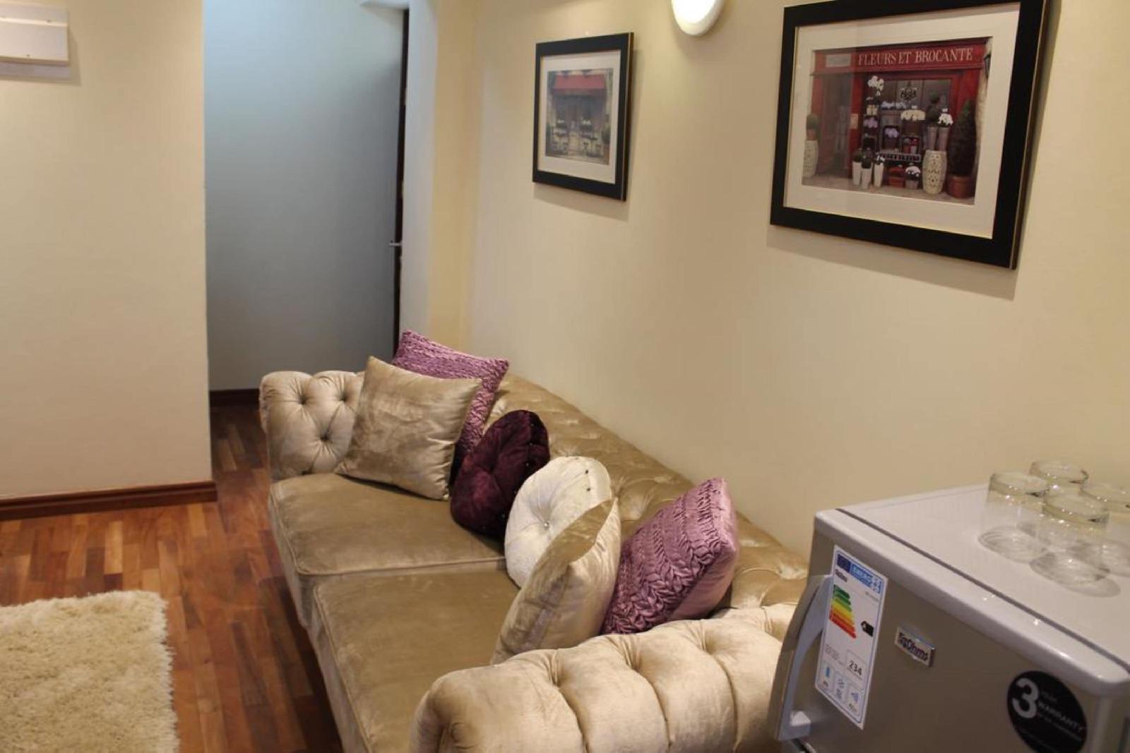 Cranes Suites