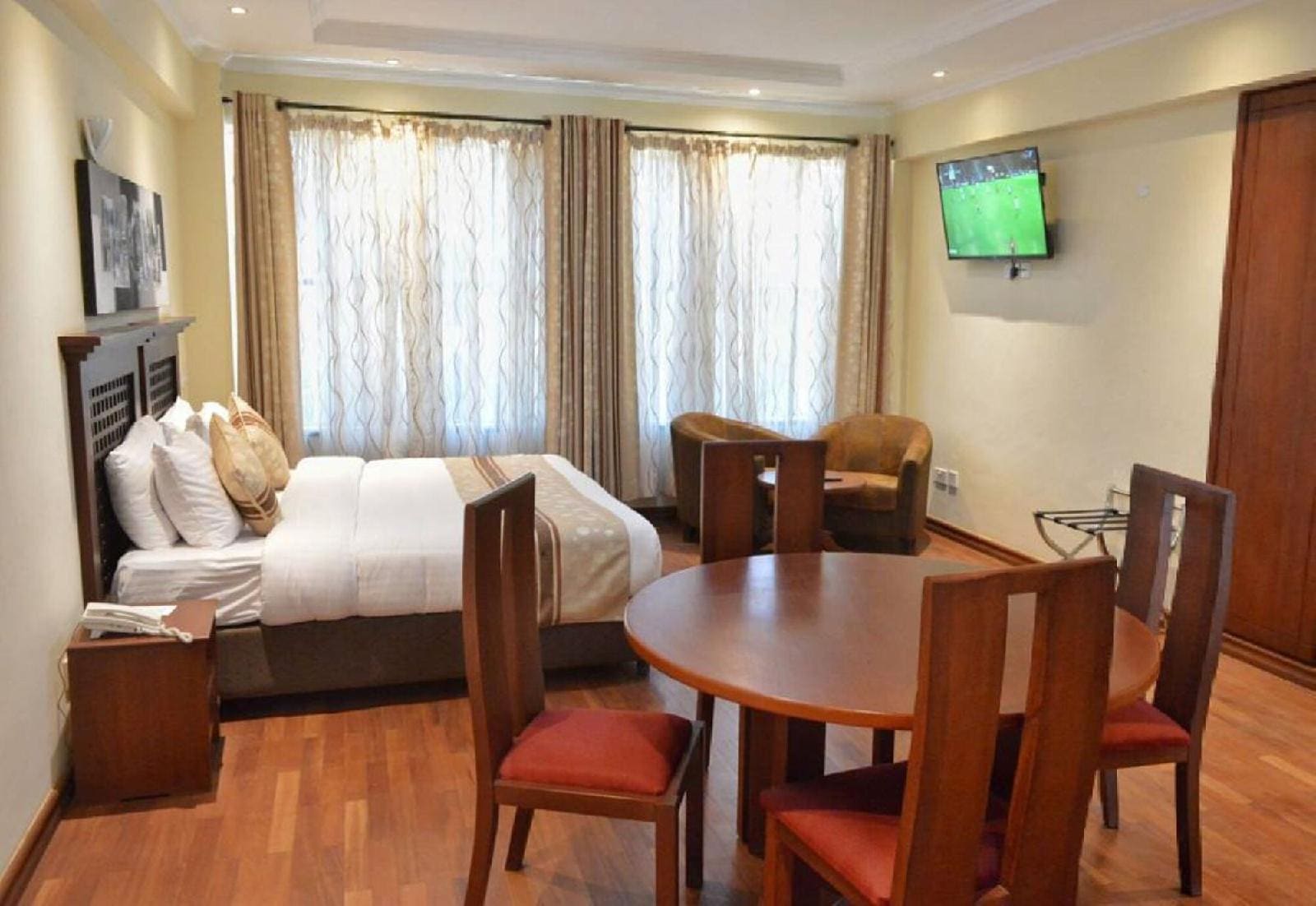 Cranes Suites