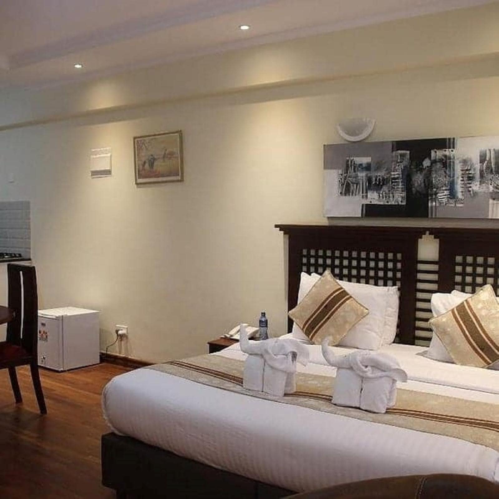 Cranes Suites