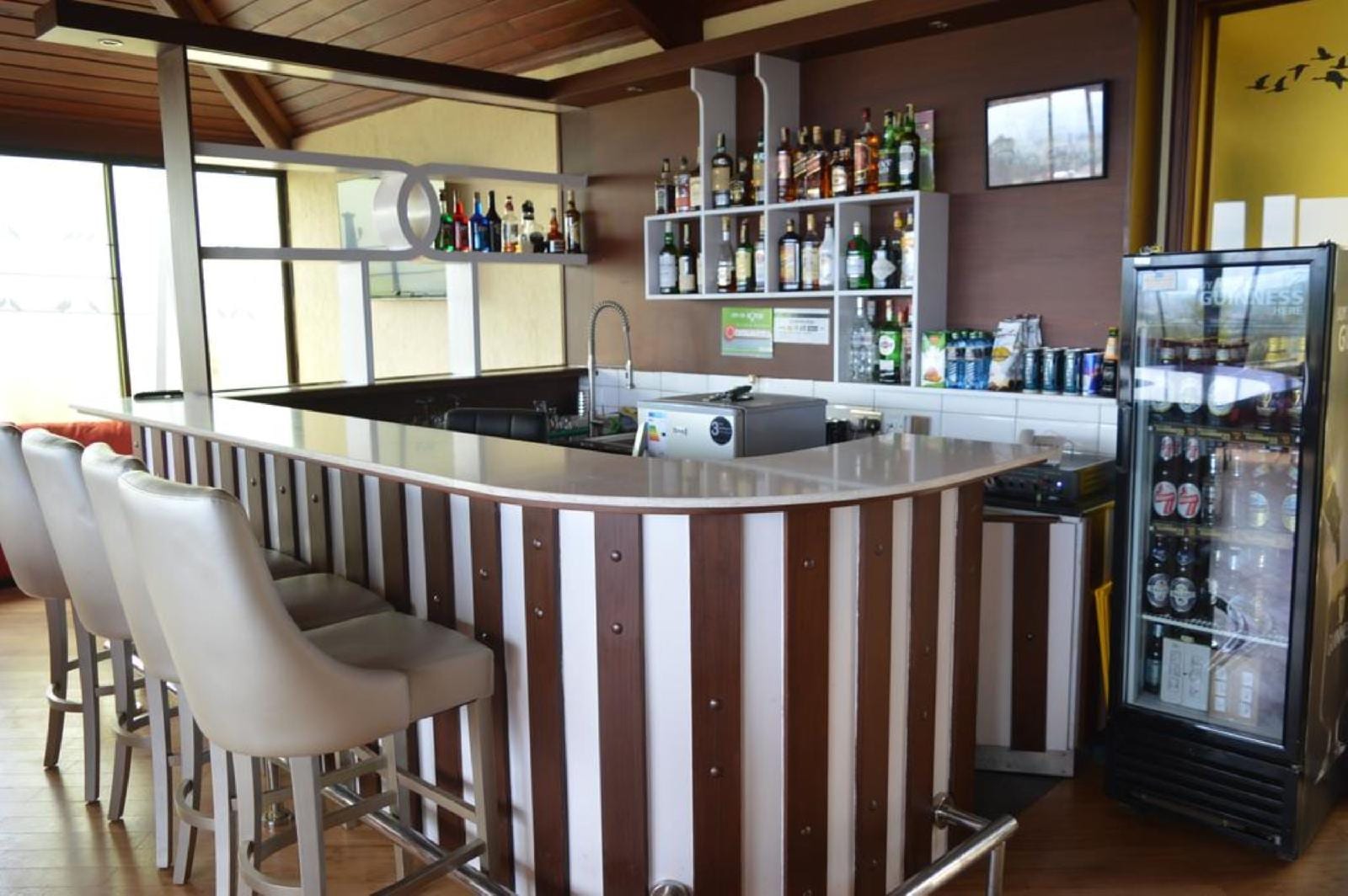 Cranes Suites