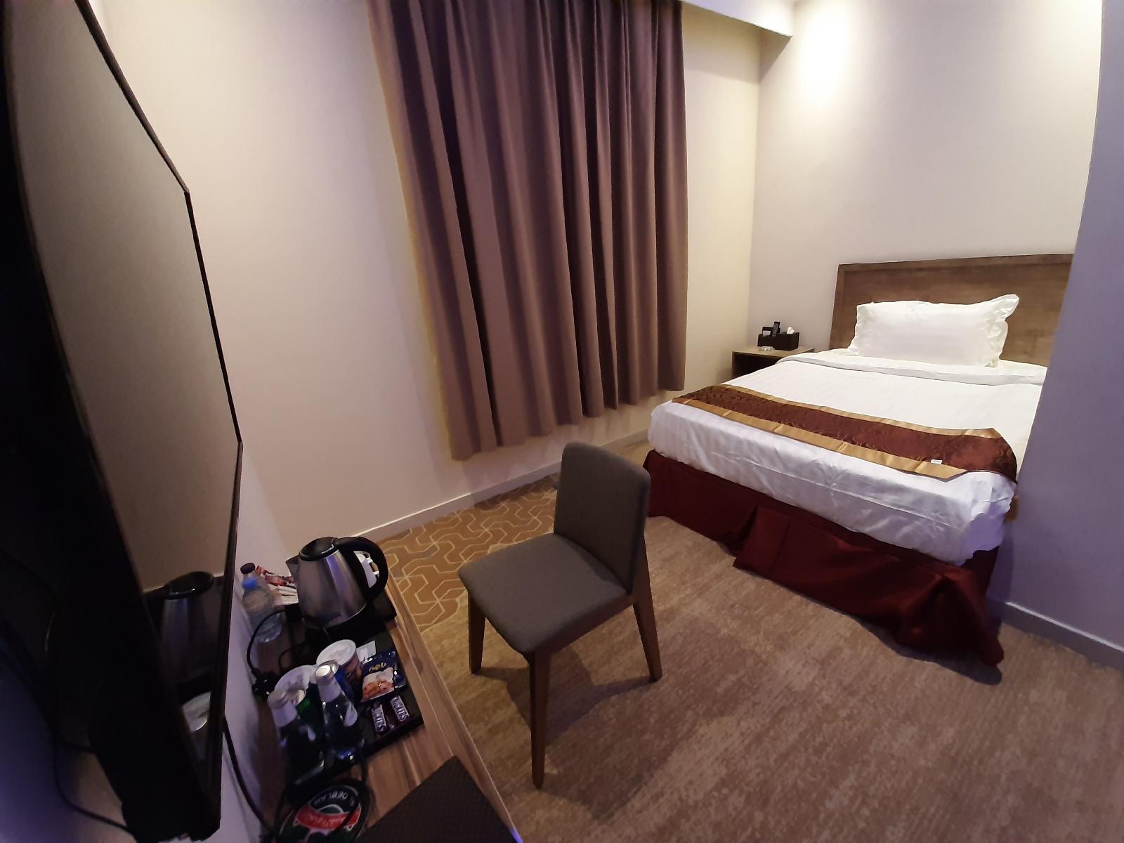 Qasr Alshamal Hotel