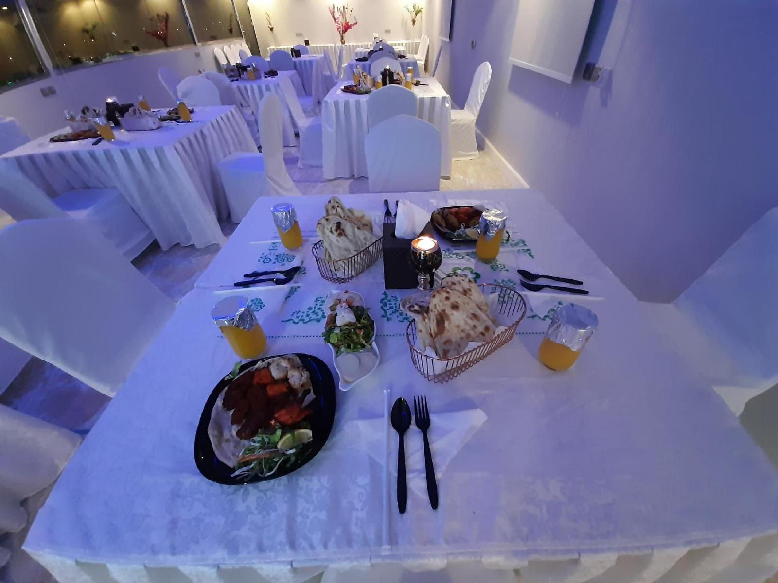 Qasr Alshamal Hotel