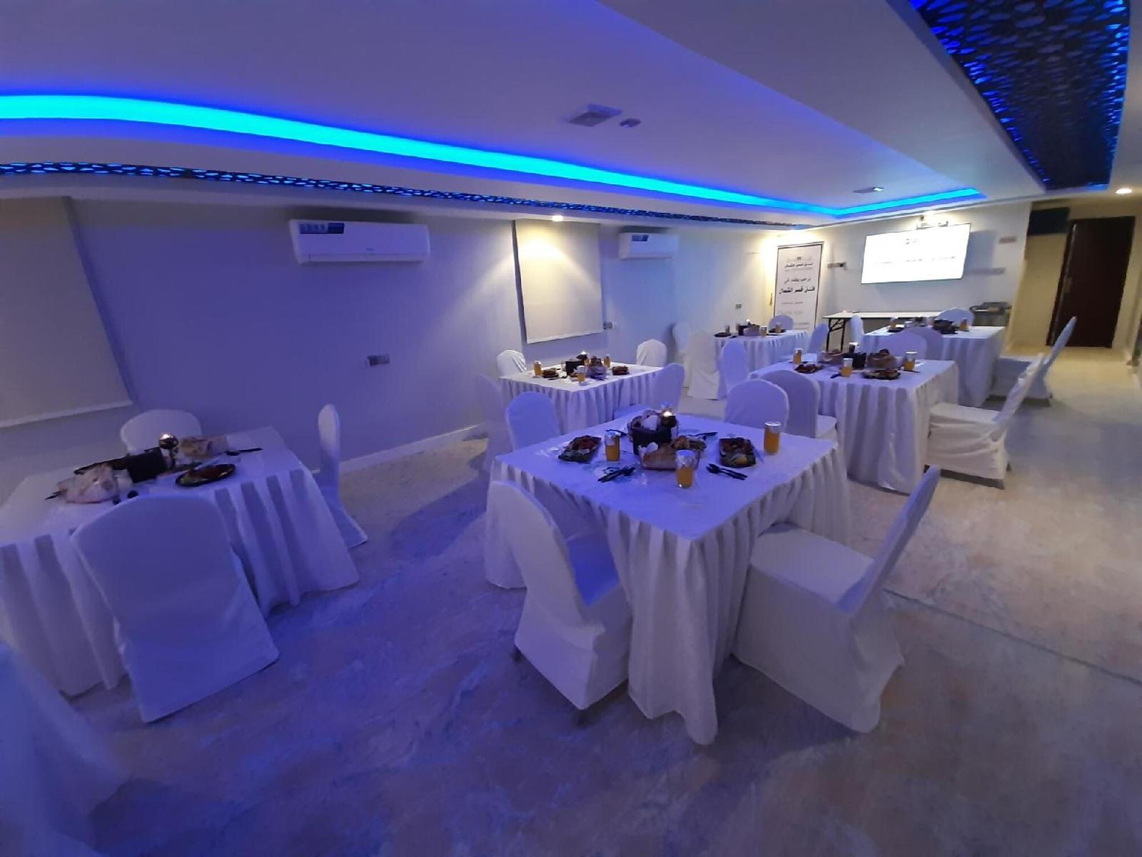 Qasr Alshamal Hotel