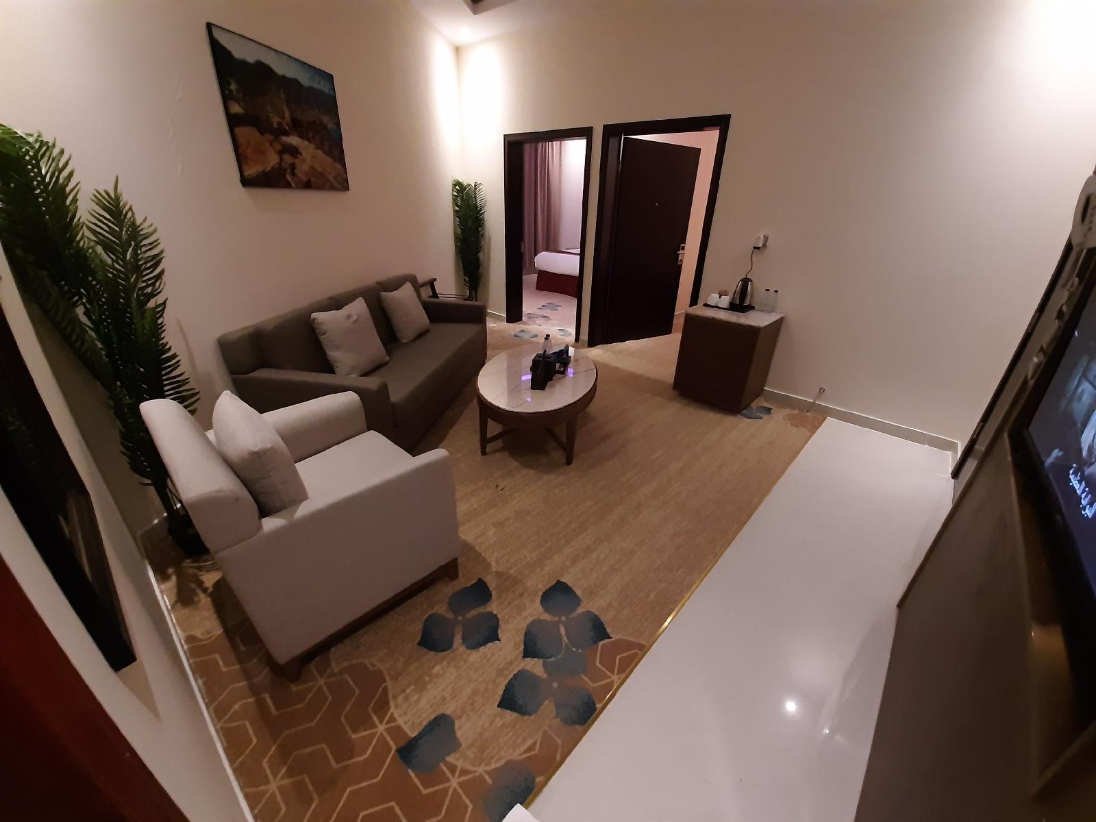 Qasr Alshamal Hotel