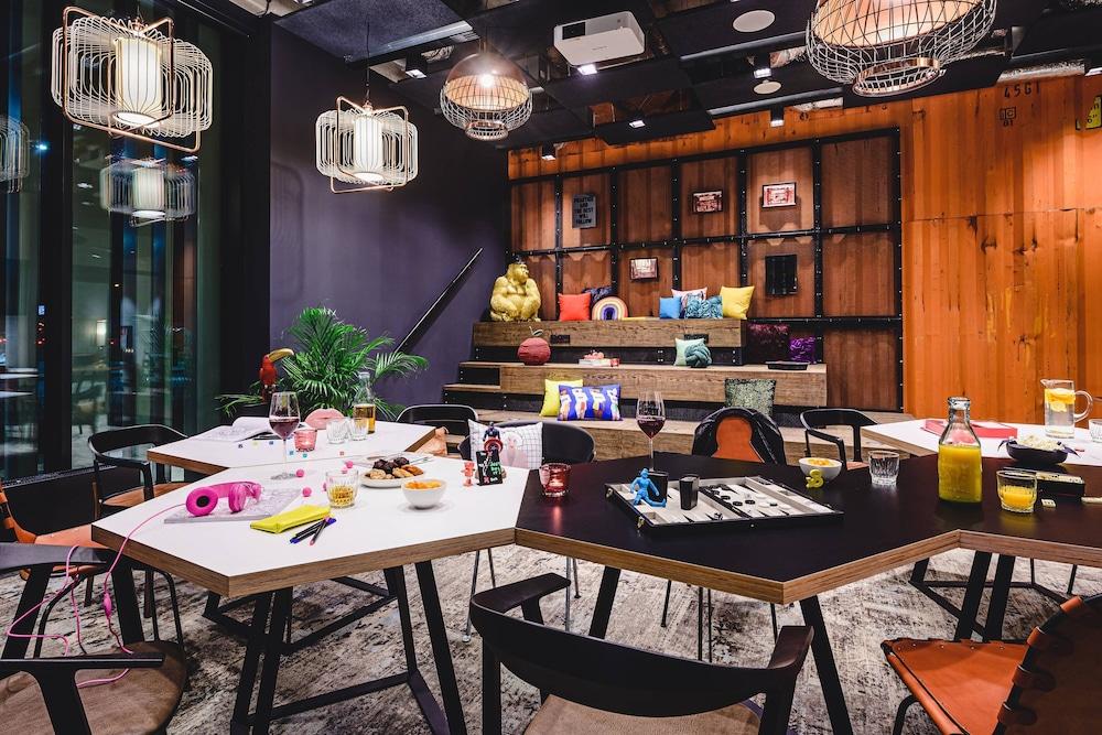 Moxy Poznan Airport