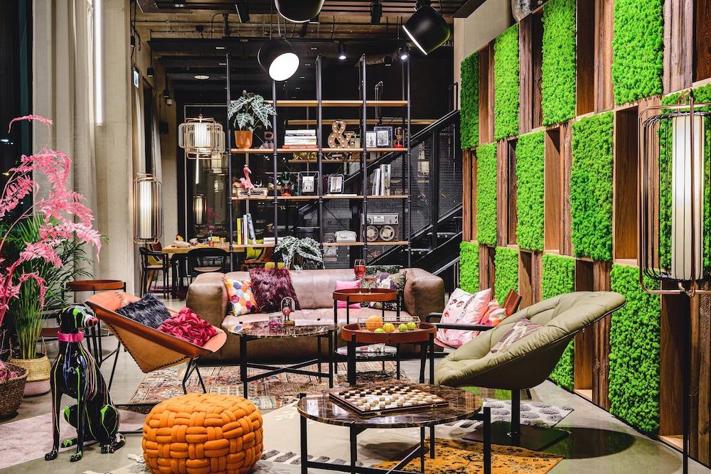 Moxy Poznan Airport