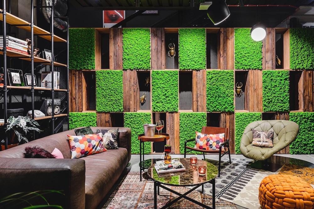 Moxy Poznan Airport