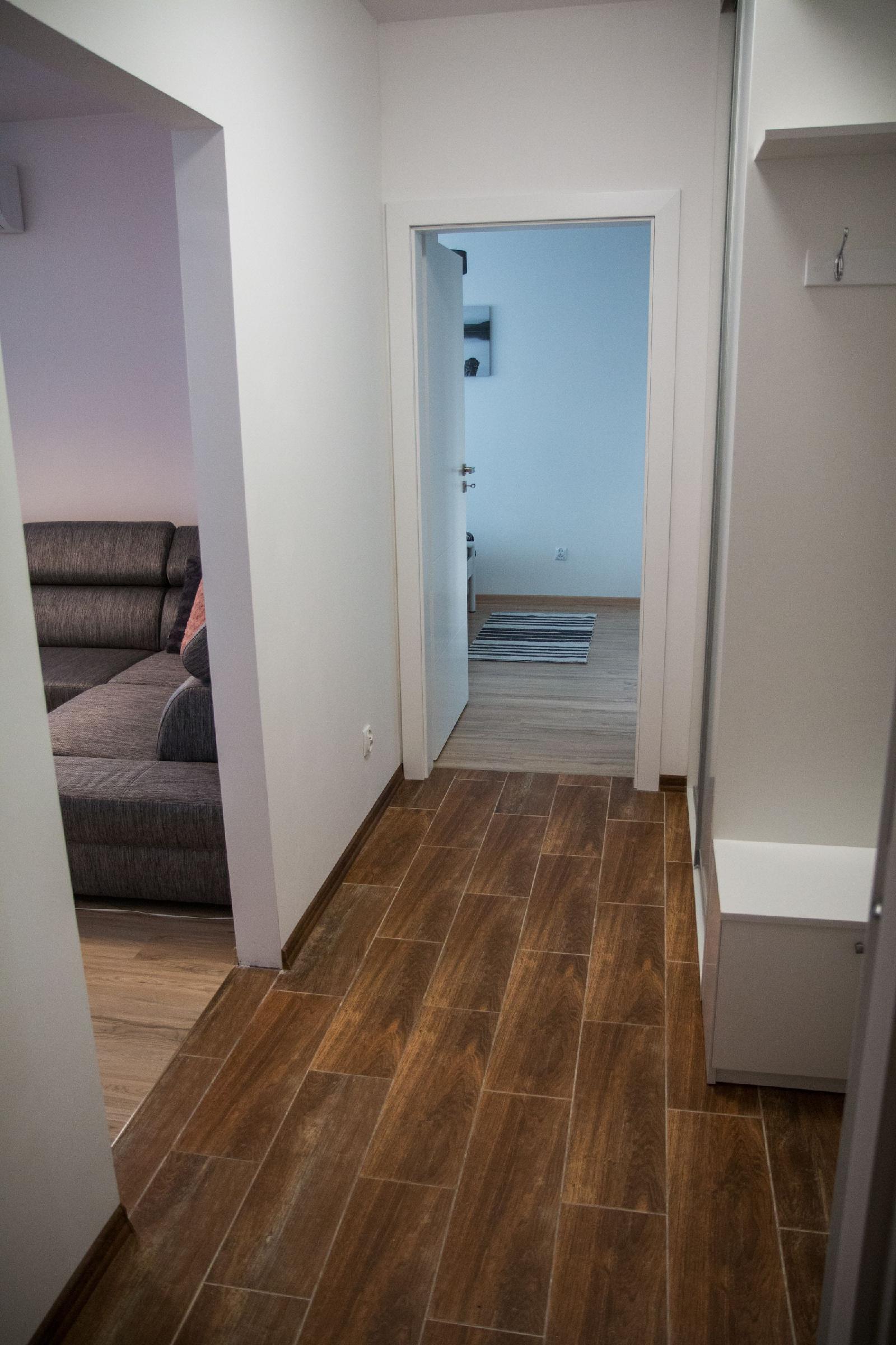 Apartament F&J