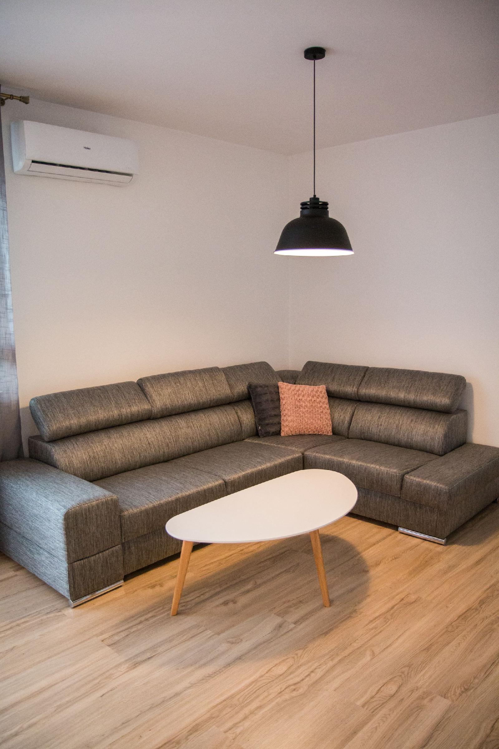 Apartament F&J
