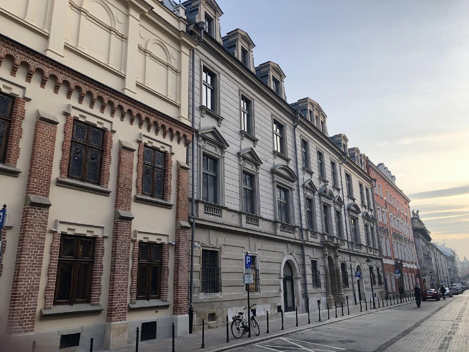 H15 Palace