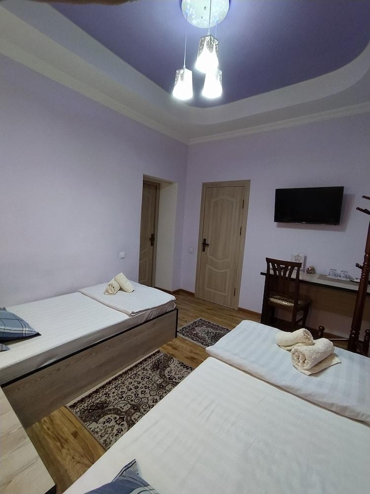 Orom Hotel