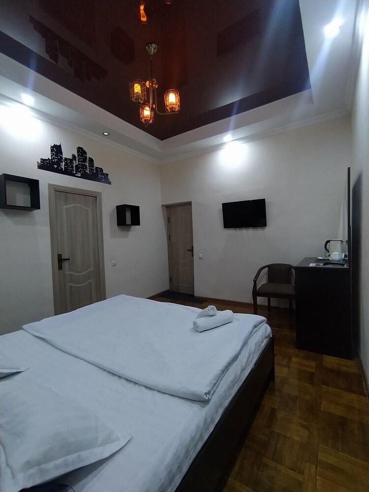 Orom Hotel