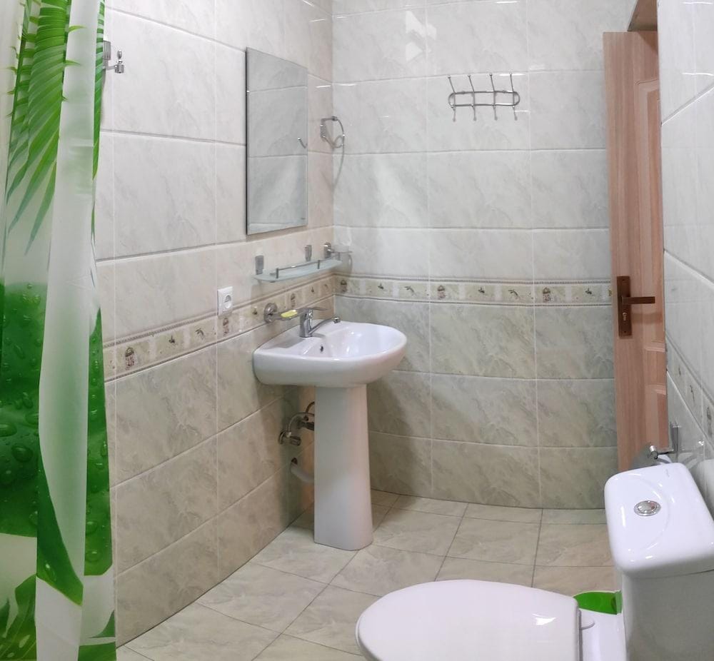 Orom Hotel