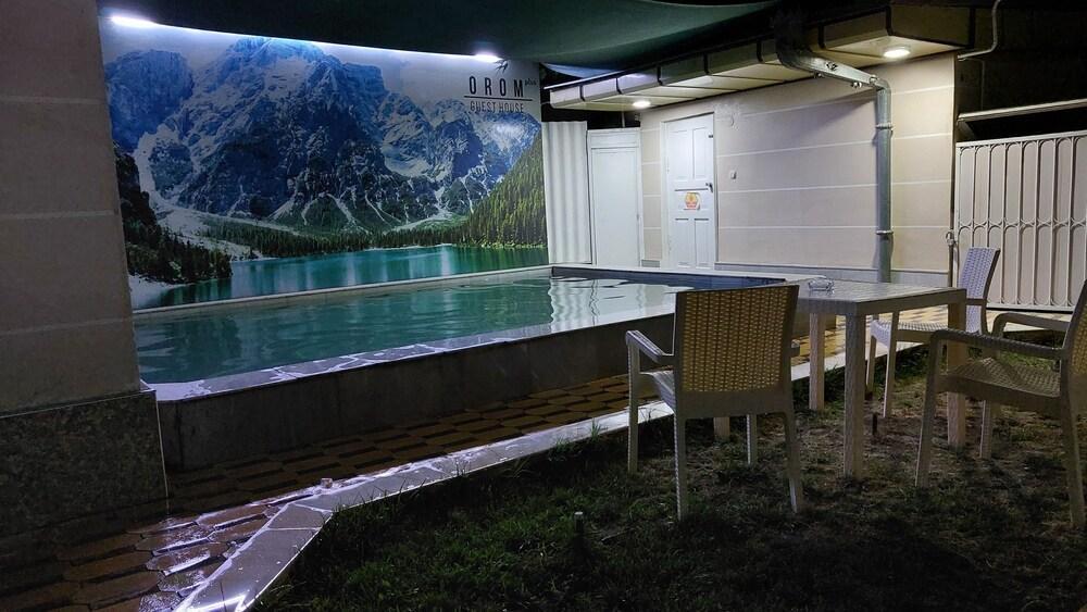 Orom Hotel