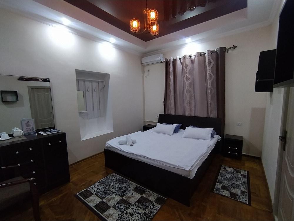 Orom Hotel