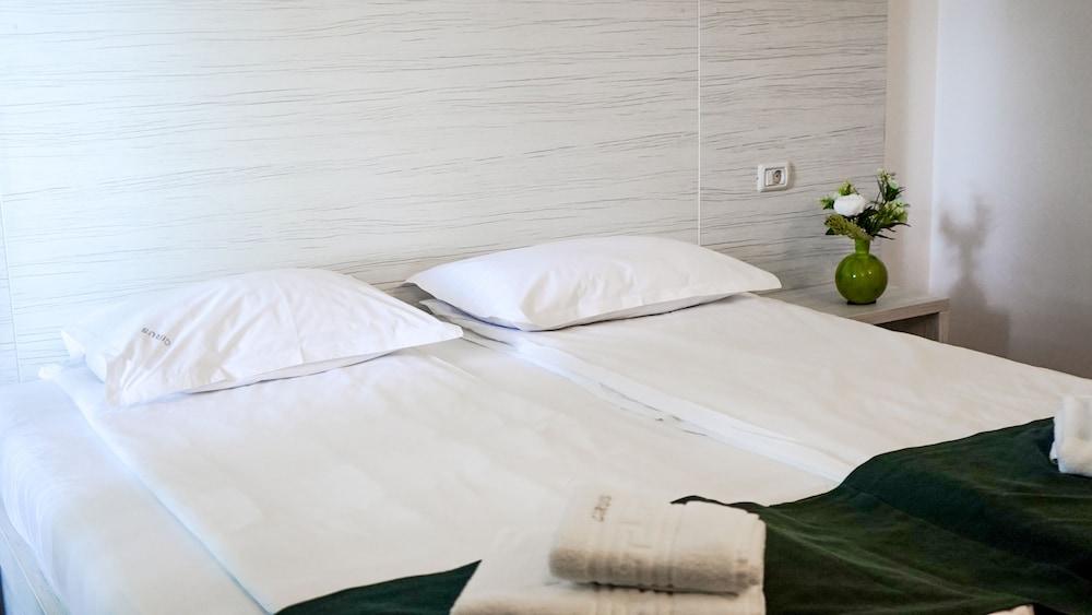 Hotel Cirus