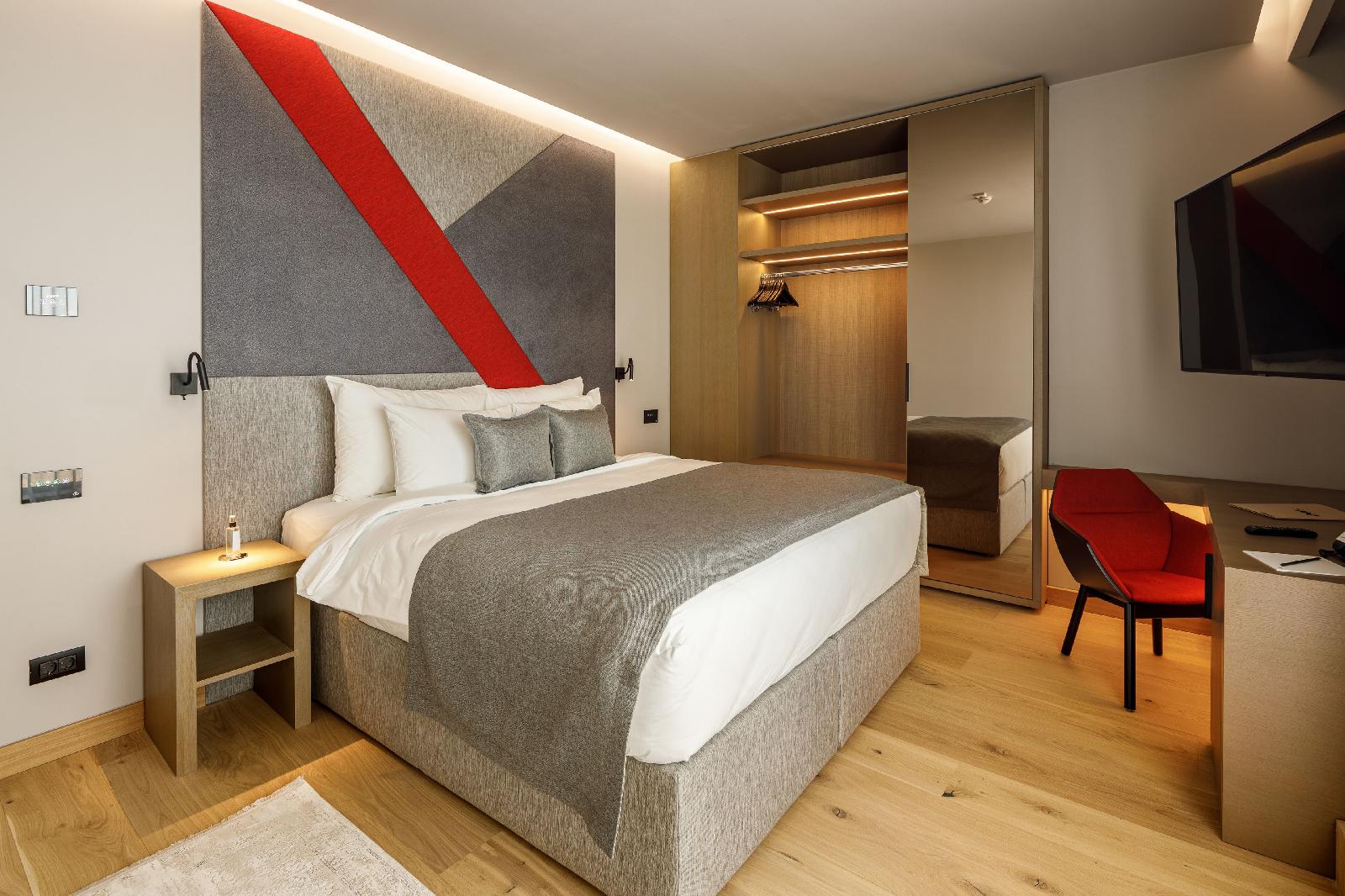 Qosmo Brasov Hotel