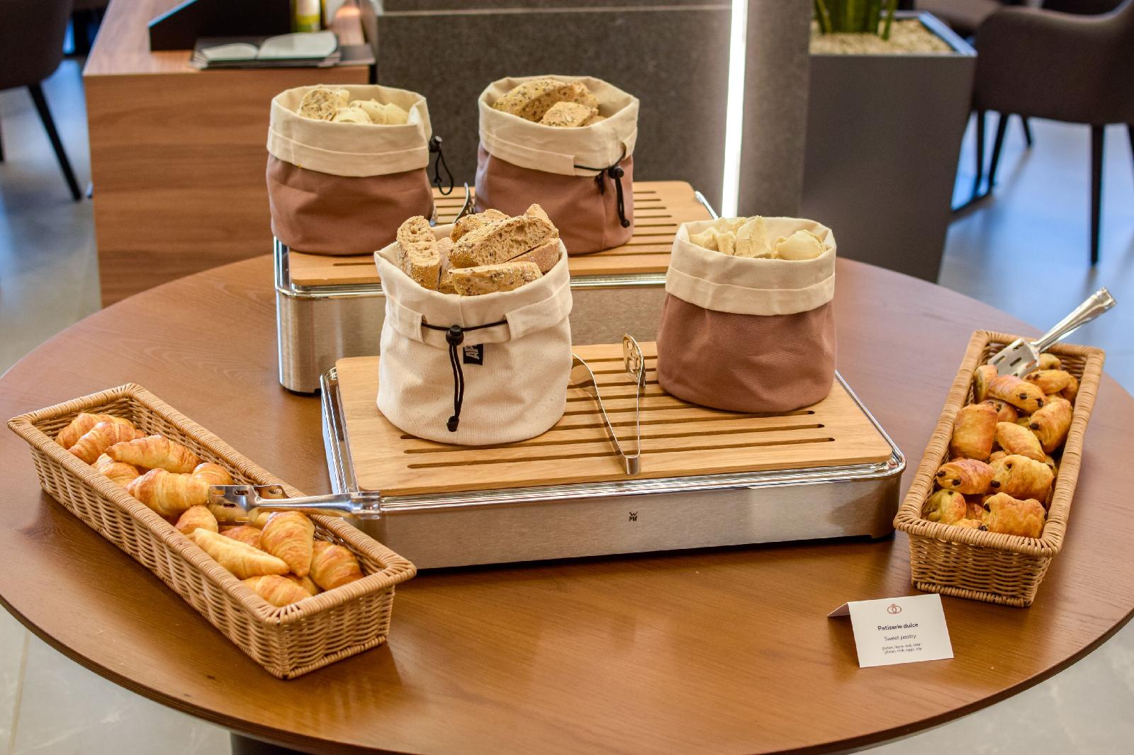 Qosmo Brasov Hotel