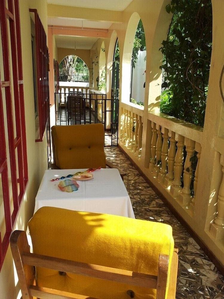 Lilis Apartments