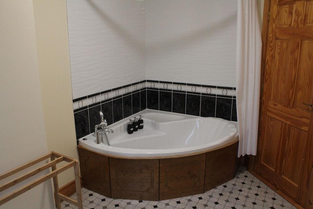 Madra Rua Organic Accommodation