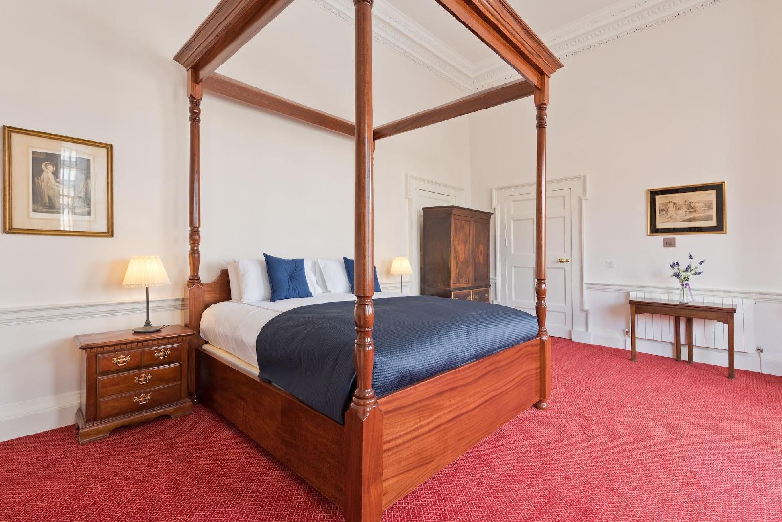 The Henrietta Suites