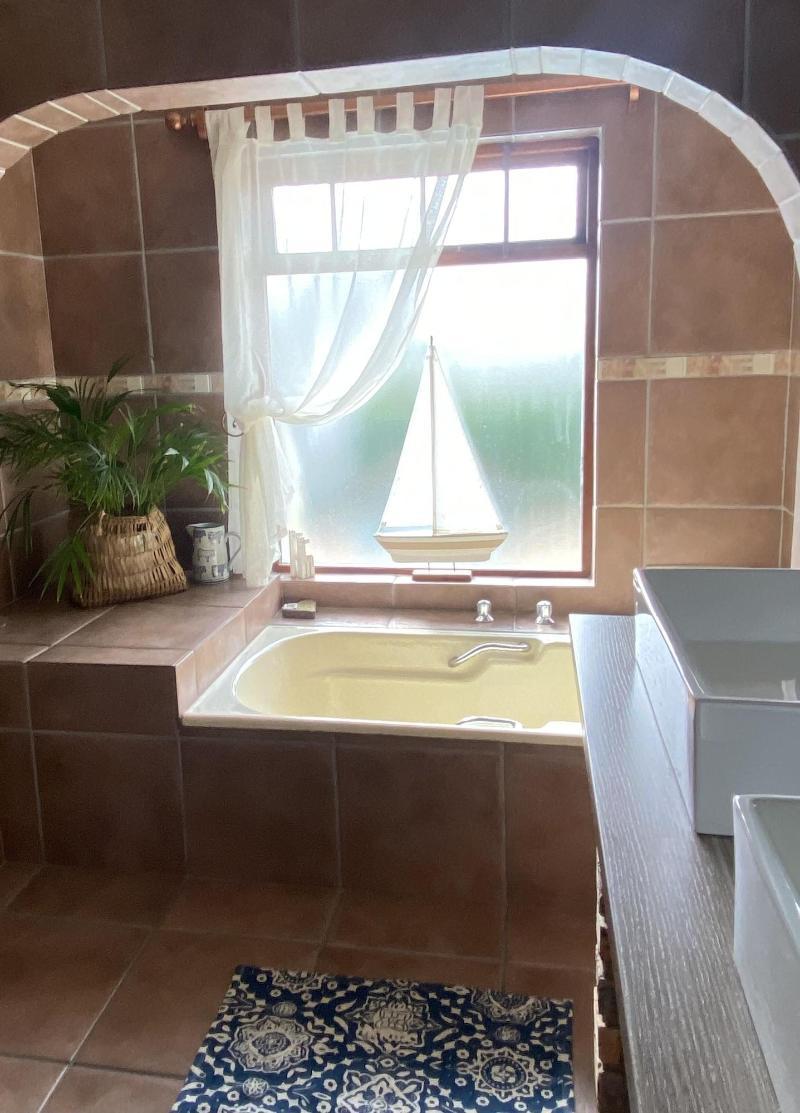 Dolphin Circle Bed and Breakfast