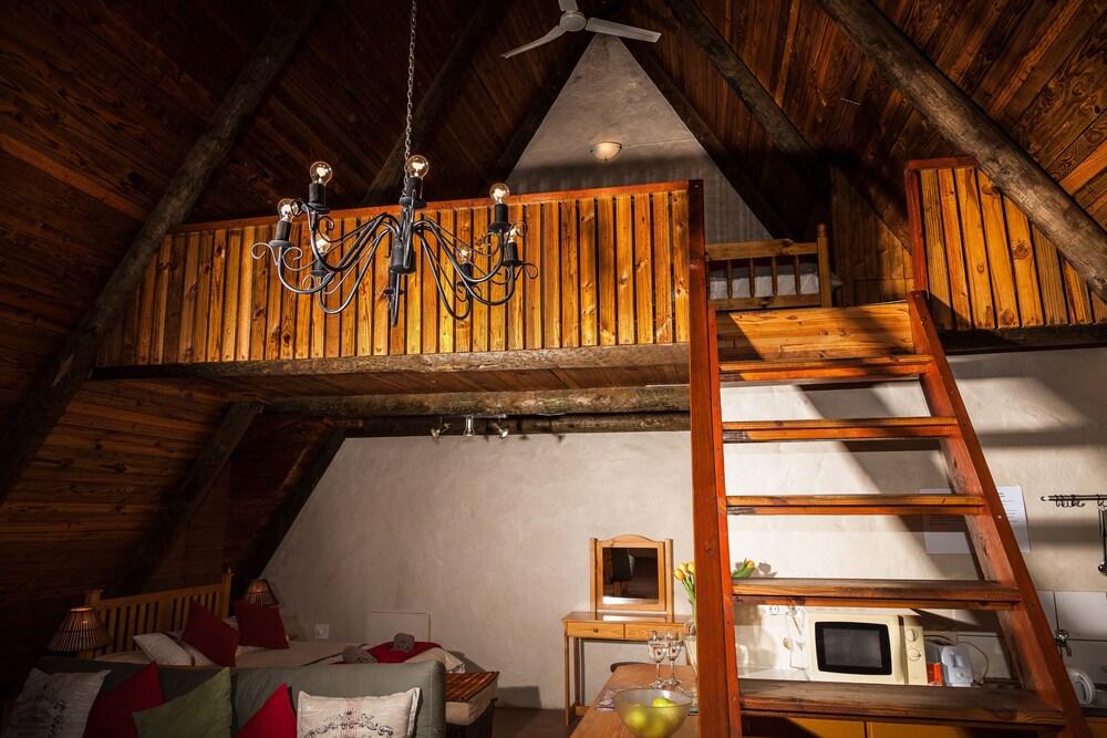 Dwarsberg Trout Hideaway