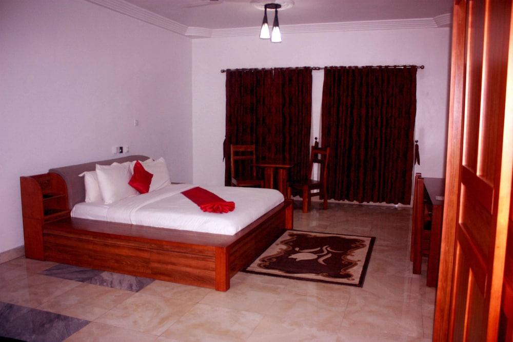 Ibisa Hotel