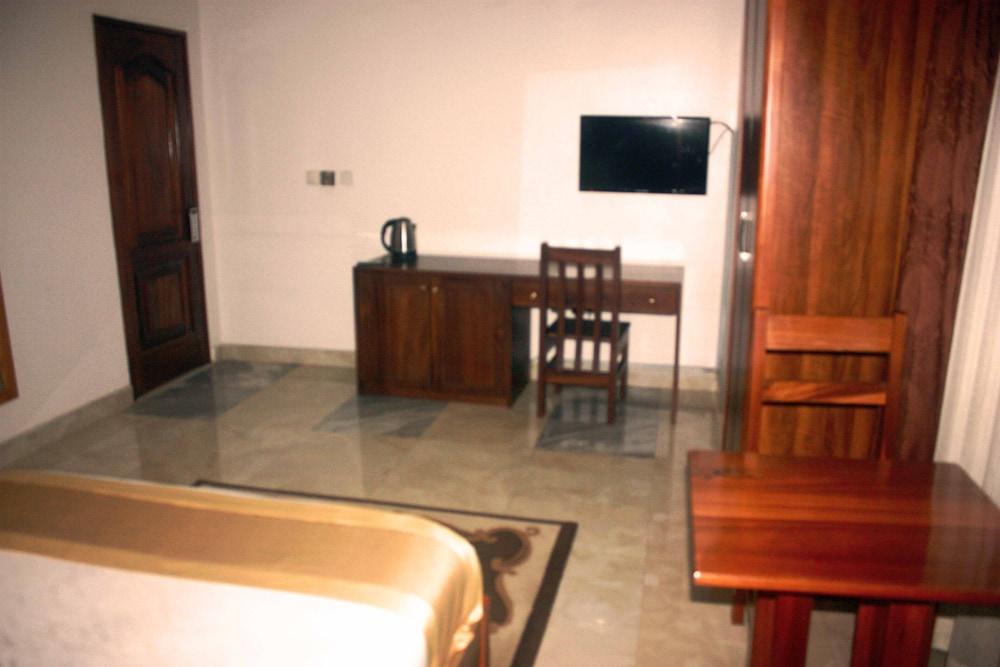 Ibisa Hotel