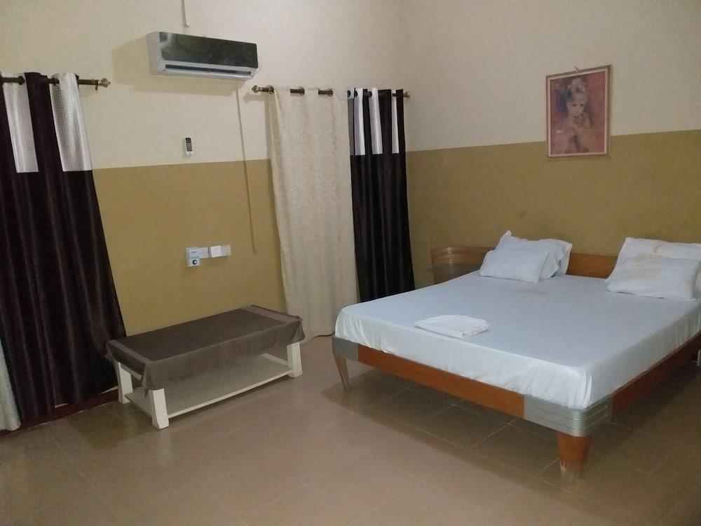Western Palmlands Hotel